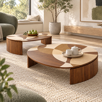 Ensemble de tables basses rondes en bois entrelacées avec côtés incurvés, paire gigogne à deux hauteurs pour petits espaces, mobilier de salon