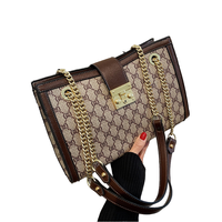 Sac fourre-tout multifonctionnel de forme carrée pour femmes de luxe fermeture à glissière PU sac à main sous les bras serrure à chaîne unique sangle transversale
