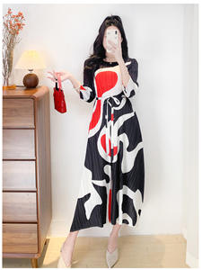 <span class=keywords><strong>Issey</strong></span> <span class=keywords><strong>Miyake</strong></span> 2025 primavera nuevo vestido plisado estampado cuello en V elegante patrón Floral Casual adelgazamiento suelto largo Midi frente Natural - Product Image 5