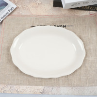 Ensemble d'assiettes en céramique ivoire de différentes tailles Assiettes à dîner ovales de luxe en forme de pétoncle de haute qualité avec de multiples utilisations