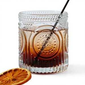 Verre à cocktail vintage gaufré texturé, style Old Fashioned, transparent, pour boissons de fête et de bar - Product Image 3