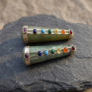 Bâton de guérison en pierre de soleil naturelle, sept chakras, incrustation de cristaux, artisanat décoratif Reiki - Product Image 3