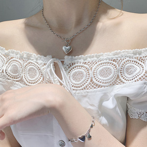 Collana a Cuore Zhongzhe Jewelry con Chiusura a T, Catena per Clavicola, Cuore d'Amore Placcato Oro 18K, Acciaio Inossidabile Impermeabile - Product Image 3