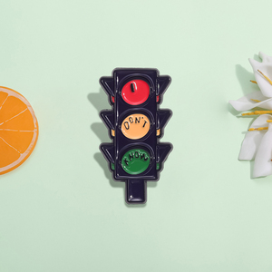 Spilla Smaltata 'Non lo Sono Capito' all'Ingrosso, Spilla Creativa a Forma di Cartone Animato, Distintivo Decorativo per Zaino e Bavero, Gioiello Regalo - Product Image 2