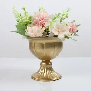 โต๊ะทองโลหะจัดงานแต่งงานดอกไม้ทรัมเป็ตแจกันตารางตกแต่ง Centerpiece จัดดอกไม้ประดิษฐ์สำหรับตกแต่งบ้าน