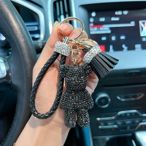 Porte-clés Ours Violent Personnalisé Orné de Diamants, Mignon avec Pompon en Corde Dynamique, pour Clés de Voiture, Pendentif Cadeau Exquis - Product Image 5
