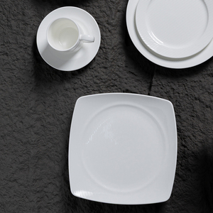 Ensemble d'assiettes carrées en porcelaine fine résistantes aux rayures P&T, plats de service rectangulaires blancs pour hôtel et restaurant - Product Image 3