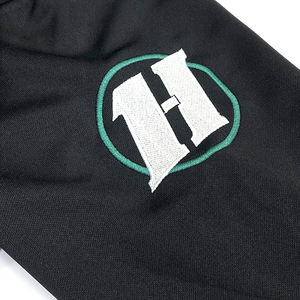 Maillot de football personnalisé avec numéro, design par sublimation, style rétro classique, manches courtes, 100% polyester respirant - Product Image 4