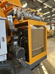 Bétonnière diesel portable MINLE avec pompe / Bétonnière mobile auto-chargeante <span class=keywords><strong>mini</strong></span> JBTS40 avec pompe à béton pour la construction - Product Image 6