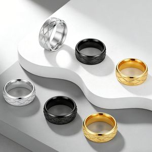 8mm 9mmステンレスリング 18金メッキ 防水ジュエリー 婚約指輪 結婚指輪 メンズ デイリーユース - Product Image 1