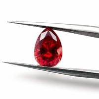 Moissanita suelta con forma de pera, recubierta de rojo, 0.5-3CT, con patrón de corazones y flechas, color Sangre de Pichón, certificada por GRA, venta al por mayor directa de fábrica para engaste.
