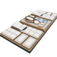Support de présentation de bijoux de luxe en velours et bois, personnalisable en couleur et avec conception gratuite pour boucles d'oreilles et pendentifs, vente en gros sur mesure