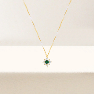 Collier pour femmes à la mode avec fleur en zircon vert, argent 925 plaqué or 18 carats - Product Image 2