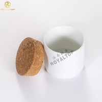 Vente en gros de salières en céramique blanche et en verre transparent Mini pot à épices Contenant d'assaisonnement avec couvercle en liège