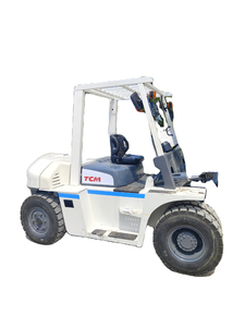 Chariot élévateur TCM de 3 tonnes avec moteur et roulements, excellente performance de maniabilité, flexible dans les espaces restreints - Product Image 3