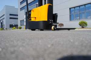 รถยกพาเลทแบบเต็มคันพร้อมตัวควบคุมนำเข้า พร้อมฟังก์ชั่นย้ายข้าง - Product Image 5