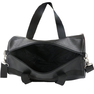 Diseñado con atención al detalle, esta bolsa de viaje de fin de semana 100% de cuero genuino ofrece un almacenamiento confiable para viajes cortos. - Product Image 6
