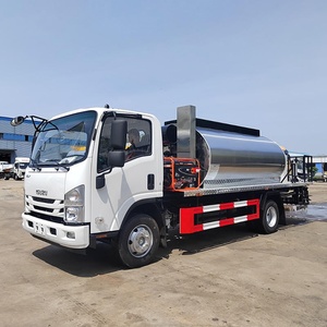 Camión Cisterna de Asfalto ISUZU KV100, Distribuidor de Asfalto para Obras Viales - Product Image 3