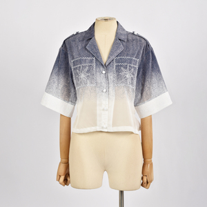 Camisa holgada de poliéster con estampado floral de manga corta para fabricantes mayoristas, de alta calidad, transpirable y lavable. - Product Image 1