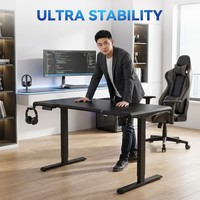 Bureau de jeu e-sport en acier inoxydable AOR avec plateau en panneau de densité, pieds de table électriques silencieux, design ergonomique moderne pour le bureau