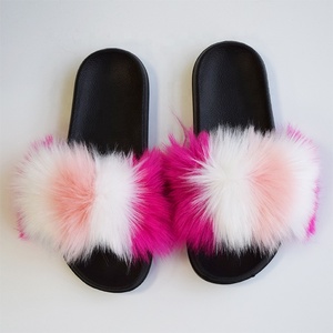 Sandales à la mode en gros, nouvelles arrivées, tongs colorées en fausse fourrure, tongs pour femmes 2023, pantoufles personnalisées pour femmes - Product Image 3