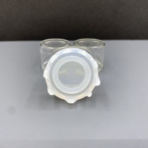 Mini Frasco de Vidrio Hexagonal Portátil de 6 ml con Tapa de Silicona Negra para Envasar Medicamentos, Cremas, Galletas y Dulces - Product Image 4