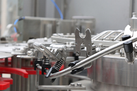 Machine automatique de rinçage, remplissage et bouchage à chaud RCGF24-24-6 pour ligne d'embouteillage de boissons