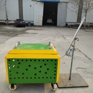 Petite machine à neige électrique 380V semi-automatique pour les stations de ski et les parcs d'attractions en plein air - Product Image 2