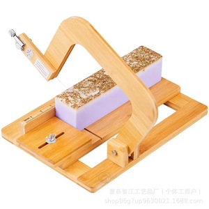 Cortador de jabón de bambú, mesa de corte de jabón artesanal para el hogar, herramienta de corte de jabón y velas DIY, herramienta de corte de madera maciza con grosor ajustable - Product Image 5