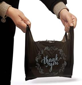 Bolsas de Camiseta Negras con Logotipo Personalizado, Impresión por Grabado, Biodegradables, de Plástico PE, para Compras, Restaurantes y Empaquetado al por Mayor - Product Image 3