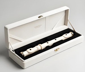 Caja de Regalo para Guitarra y <span class=keywords><strong>Flauta</strong></span> con Estampado Dorado Personalizado para el Día de San Valentín, Caja de Cartón Rígido con Interior de Terciopelo, Escena de Tienda de Instrumentos - Product Image 1