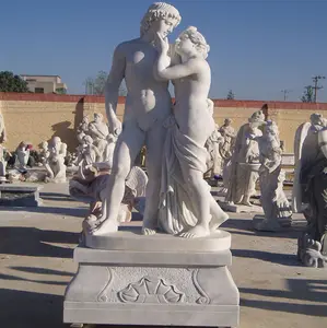 Pietra naturale personalizzata a grandezza naturale scolpita a mano antico greco famoso nudo maschile statue da giardino in marmo bacio scultura in vendita