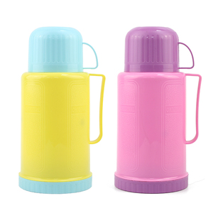 Thermos en plastique de 1,0 L/1,2 L/1,8 L avec <span class=keywords><strong>deux</strong></span> <span class=keywords><strong>tasses</strong></span> - Product Image 4