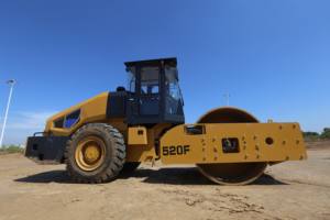 [Originale] QINGDAO nuovo 20T singolo tamburo di terreno compattatore rullo stradale SEM520F in vendita - Product Image 3