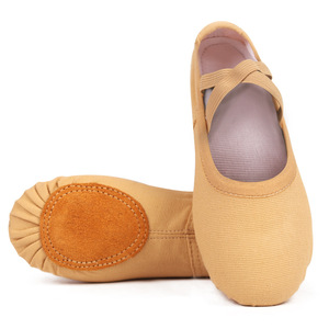Zapatos de baile de <span class=keywords><strong>ballet</strong></span> femenino para niños con diseño de garra de gato Ejercicio de suela blanda para niñas oro plata Yoga garra de gato - Product Image 1