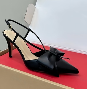 รองเท้าส้นสูงคุณภาพเยี่ยมแบรนด์ดีไซเนอร์ V รุ่นหรูหราสำหรับผู้หญิง ประจำปี 2026 เหมาะสำหรับใส่กับชุดฤดูร้อน - Product Image 3