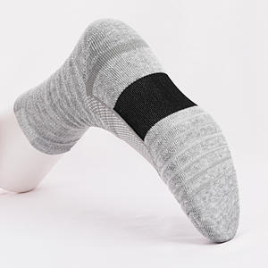 Chaussettes de sport en coton avec logo personnalisé, chaussettes de course athlétiques pour hommes, chaussettes de tennis à la cheville, respirantes, anti-humidité, compression, antidérapantes - Product Image 3