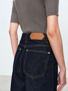 YUANBOFEI OEM Jeans pour femmes, jeans de haute qualité, denim brut bleu foncé, jambe large, ourlet brut, taille haute, jeans surdimensionnés personnalisés - Product Image 4