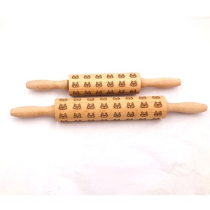 Rouleau à pâtisserie en bois rustique avec utilisation <span class=keywords><strong>pour</strong></span> cookie et Look Roller Cat Claw Design Piece et produit fait main avec usage domestique <span class=keywords><strong>pour</strong></span> la <span class=keywords><strong>cuisine</strong></span> - Product Image 4