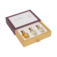 Boîte rigide de luxe avec fermeture magnétique en feuille d'or, gaufrage UV, finition mate, taille personnalisée pour coffret découverte de cosmétiques et parfums