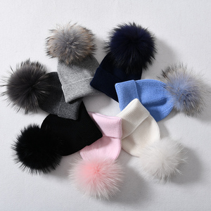 Dễ Thương Cổ Điển Bé Trẻ Em Con Lông <span class=keywords><strong>Hat</strong></span> Sọc Cashmere Dệt Kim Trẻ Em Beanie <span class=keywords><strong>Hat</strong></span> Với Lớn Lông Thú Thật Pom Pom - Product Image 3