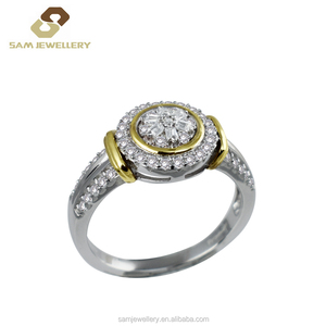 Phong cách cổ điển 9 CT vàng và Sterling Bạc giảm dần Baguette cắt Zircon Halo Nhẫn đính hôn - Product Image 3