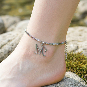 Tobillera Personalizada con Iniciales del Alfabeto, Cadena Minimalista de Acero Inoxidable para el Pie, Colgante con Letra Grabable, Joyería de Playa para <span class=keywords><strong>Mujer</strong></span> - Product Image 2