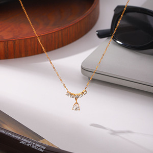 Collar Minimalista con Colgante Geométrico de Circonita, Antideslustre, Pulido, de Acero Inoxidable con Baño de Oro de 18K, Accesorios Diarios para Mujer - Product Image 4