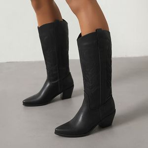 รองเท้าบูทผู้หญิงแบบมีส้นหนา  สำหรับใส่กลางแจ้ง  แบบมีสไตล์  ความยาวปานกลาง  วัสดุมันวาว - Product Image 3