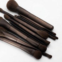 Kit de pinceaux de maquillage de luxe marron avec pochette magnétique pour les commandes en gros de marques de détail de magasins de beauté en ligne