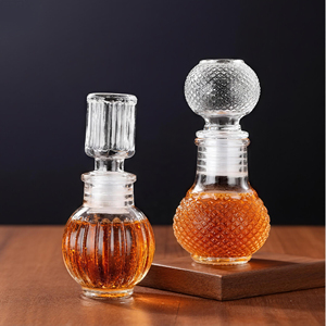 Botella de vidrio reutilizable personalizada de 50ml y 100ml con tapa Tallas Impresión de logotipo para té Vodka <span class=keywords><strong>Whisky</strong></span> Bebidas energéticas Tequila Cajas empaquetadas - Product Image 1