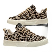 Nouvelles baskets plates pour hommes, tendance mode, sportives, à prix abordable, fabriquées à Fujian, personnalisables, avec semelle intermédiaire vulcanisée en EVA et doublure en mesh.