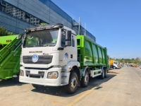 Camion compacteur de déchets diesel manuel Shacman H3000 8x4 pour la collecte des déchets urbains