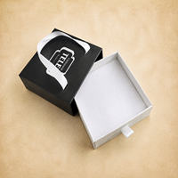 Boîte cadeau de luxe noire pour bijoux avec poignées en ruban de satin, impression de logo personnalisée